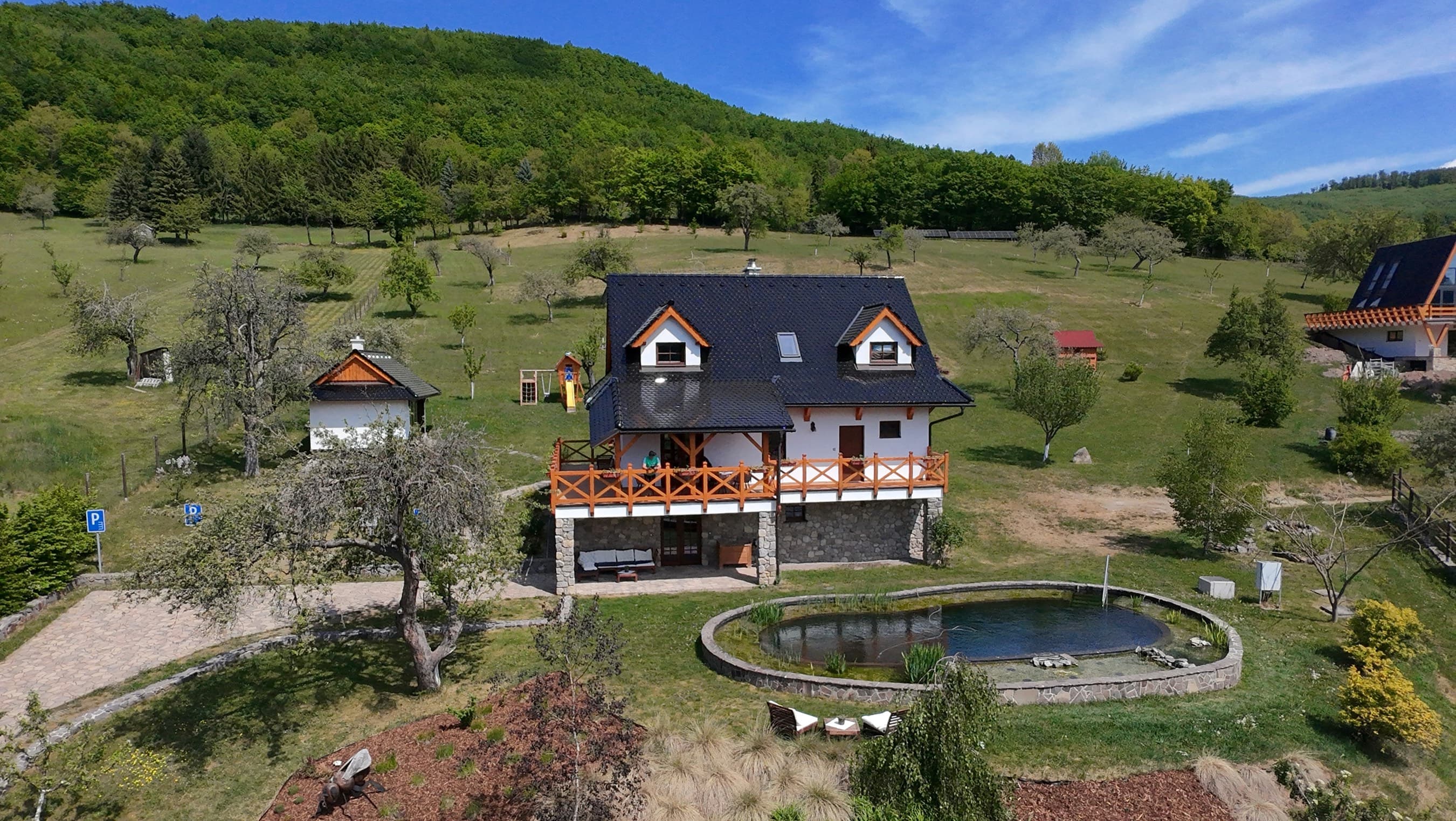 Letecký pohľad na chatu